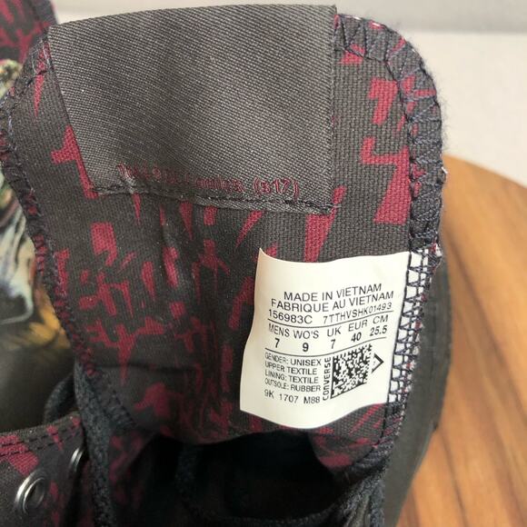 Converse NEW DC Comics Batman The Joker Black Face Old Print Mens 7 Womens 9 - Picture 7 of 11